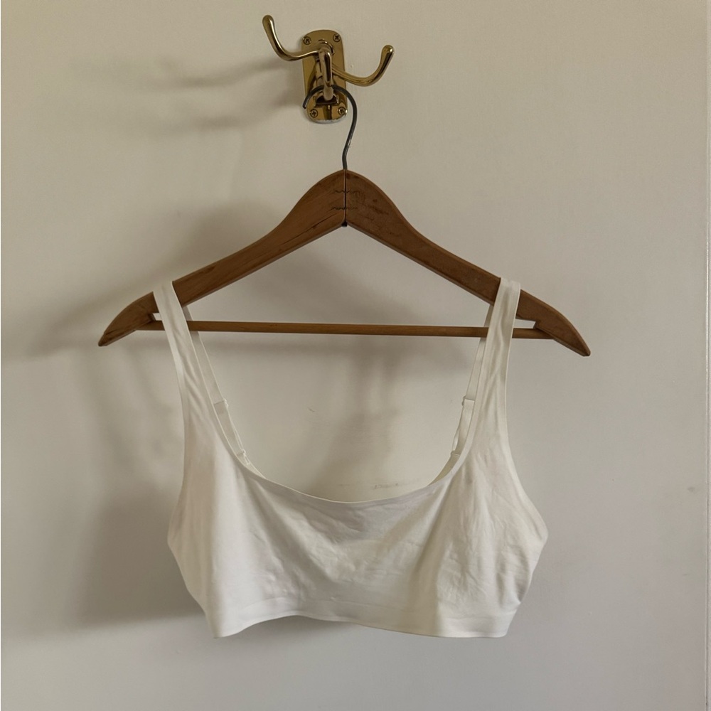 Lululemon Wundermost Ultra-Soft Nulu Scoop-Neck Bralette Size 10